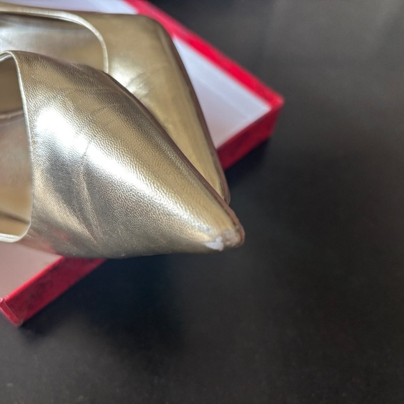 Size 7.5 (Medium Width) Gild/gold  Marciano 3.5" high Classic Leather Pumps - Picture 5 of 9